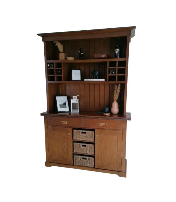 Cottage dining unit
